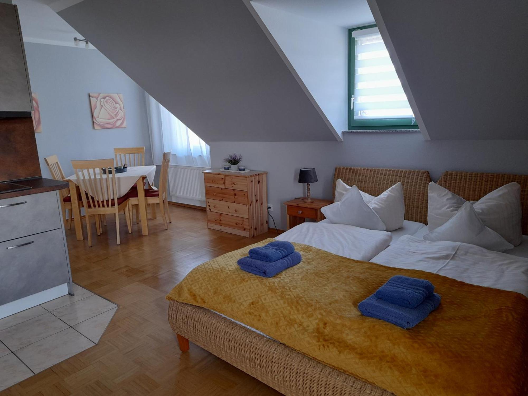 Burghof Ferienwohnungen Goerlitz Esterno foto