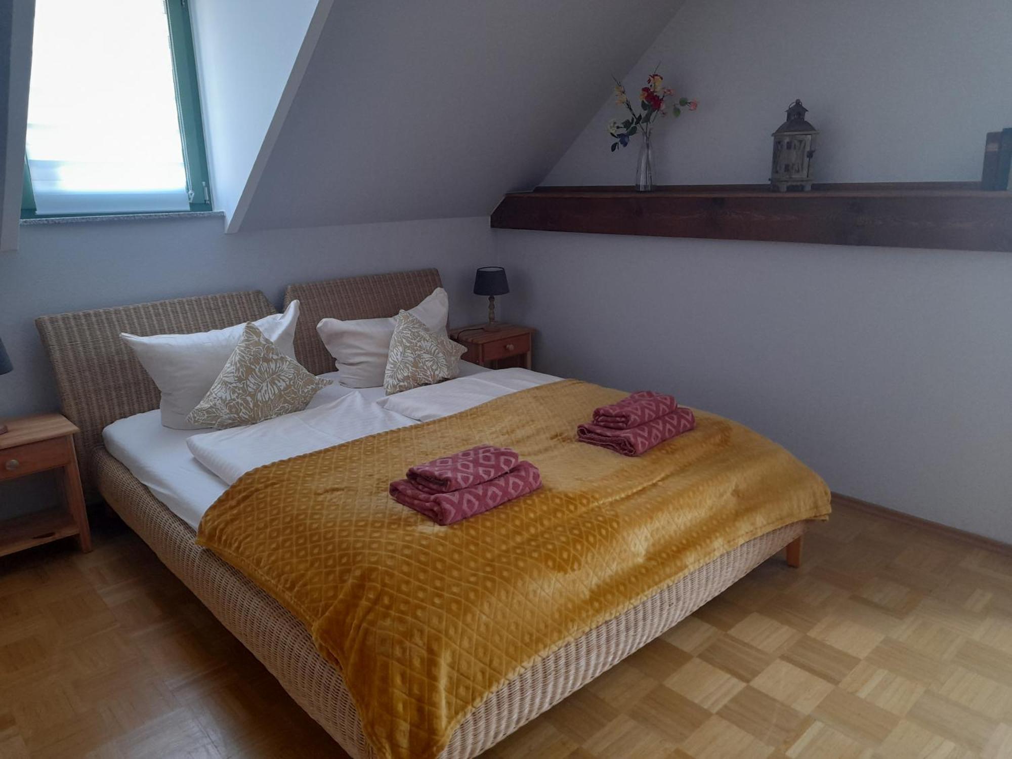 Burghof Ferienwohnungen Goerlitz Esterno foto