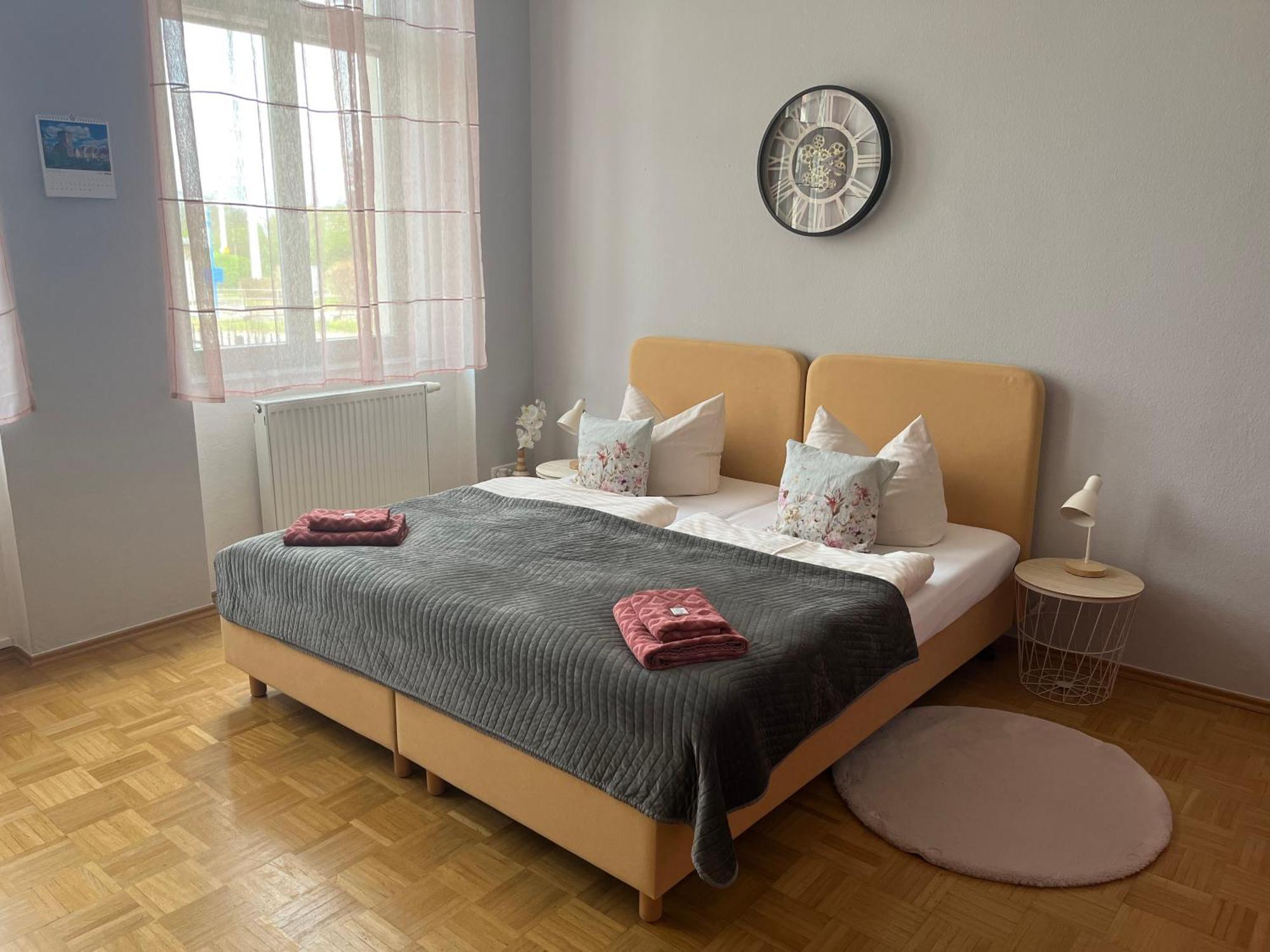 Burghof Ferienwohnungen Goerlitz Esterno foto
